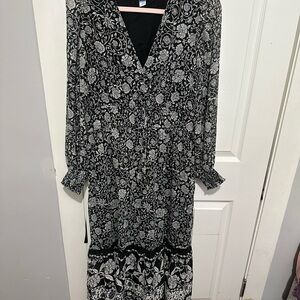 Elegant Black and White Floral Dress